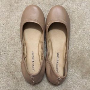 BRAND NEW NEVER BEEN WORN Lucky Brand Flats 7.5